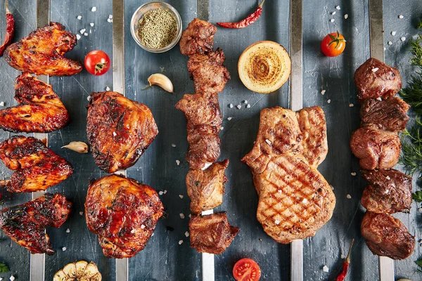 Ajoutez du piquant à vos grillades : Conseils pour l'assaisonnement d'un gril à gaz