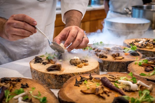 Les options culinaires à Ainhoa, parfaites pour une immersion dans la gastronomie basque